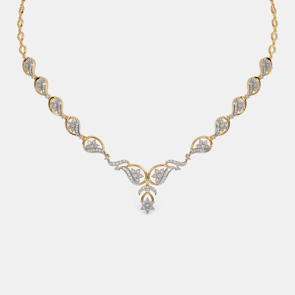 Glamorous Shine: Luxurious Diamond Necklace