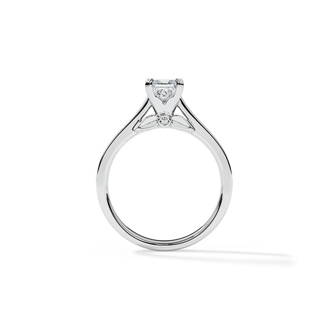 Solitaire Ring with Unique Style